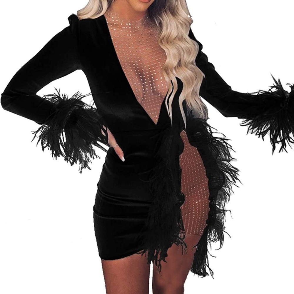 - 💕 BIRTHDAY BADDIE BLACK FEATHER DEEP V DRESS *NEW*